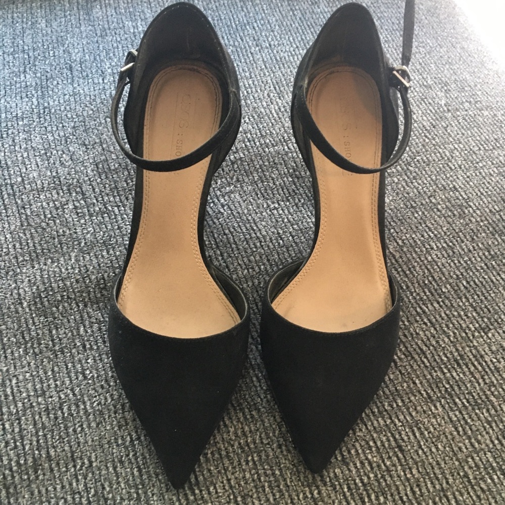 Black office heels